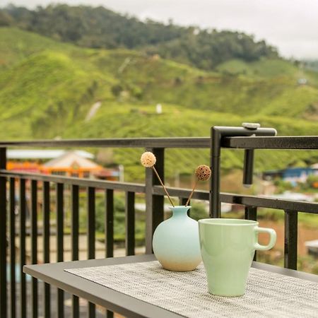 Gorgeous Sunset & Tea Plantation View-Premium Hotel Bed Kampung Kuala Terla Exterior photo